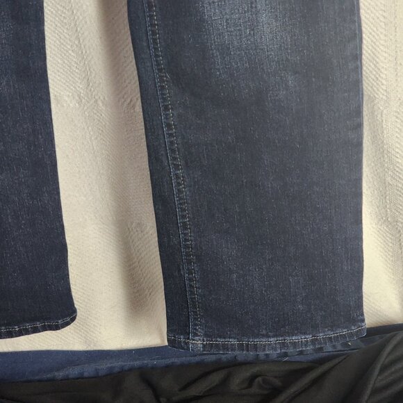 Lee Riders Darkest Wash Midrise Straight Leg Cotton Poly Span Jeans Size 8P - Picture 9 of 16